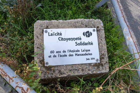 Plaque commémorative en l’honneur des 60 ans de l’Amicale laïque et de l’école des Marsauderies