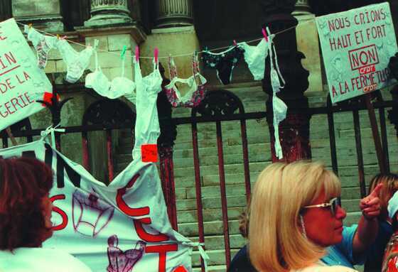 Manifestation devant le Palais de justice