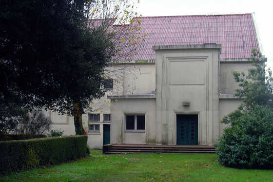 Façade d'entrée de l'ancien cinéma Le Pax, rue du Bouillon
