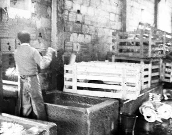 Ouvrier à l'étamage