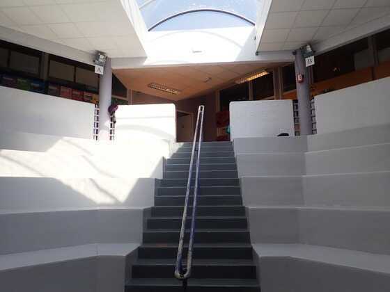 Amphithéâtre du patio de l’école élémentaire Louise Michel
