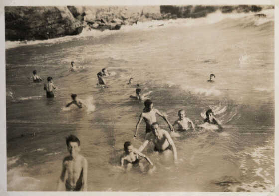 Bain de mer de la colonie de Bonne Garde en 1947
