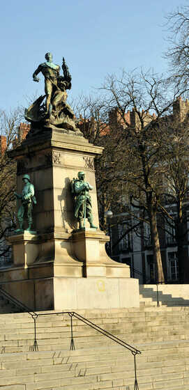 Monument aux morts, cours Saint-Pierre