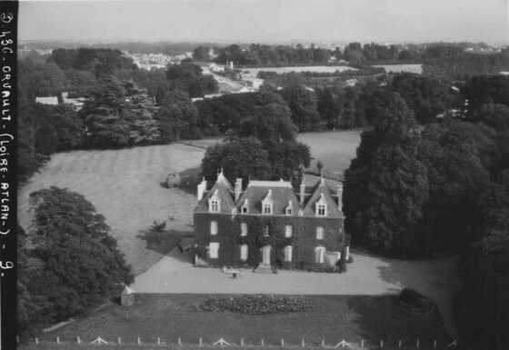 Photographie aérienne du château de la Cholière