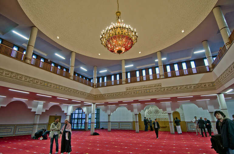 La salle de prières de la mosquée Assalam
