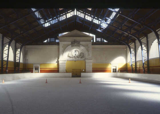 Vue intérieure de la patinoire de la rue de Feltre