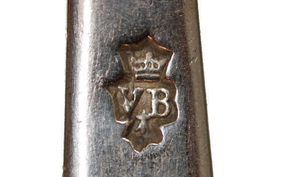 Poinçon de l’orfèvre Marie-Magdeleine Bory, veuve Bridon, reçue en 1762