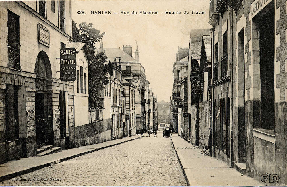 Rue de Flandres, la Bourse du travail