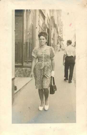 Annick Vidal dans les rues de Nantes