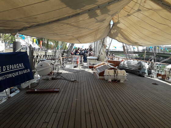 Visite du Belem par un matelot, membre de l'équipage.