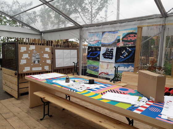 Exposition des travaux des classes de collège et lycée au cours de l’événement Débord de Loire.