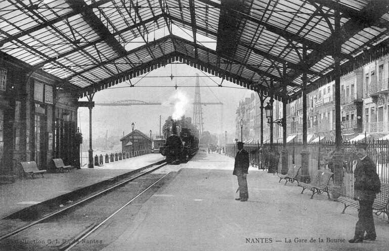 Gare de la Bourse sur le quai de la Fosse