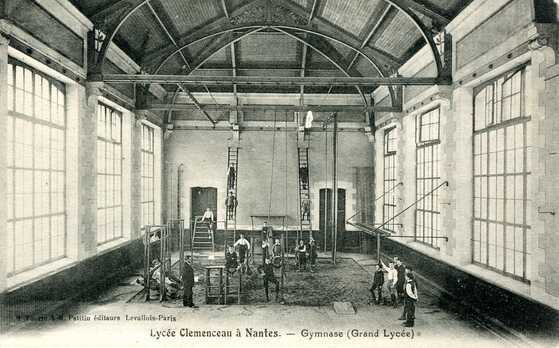 Vue du gymnase du Lycée Clemenceau à Nantes.