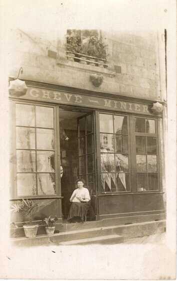 Magasin de parapluie et de cannes Cheve-Minier, rue de la Montagne