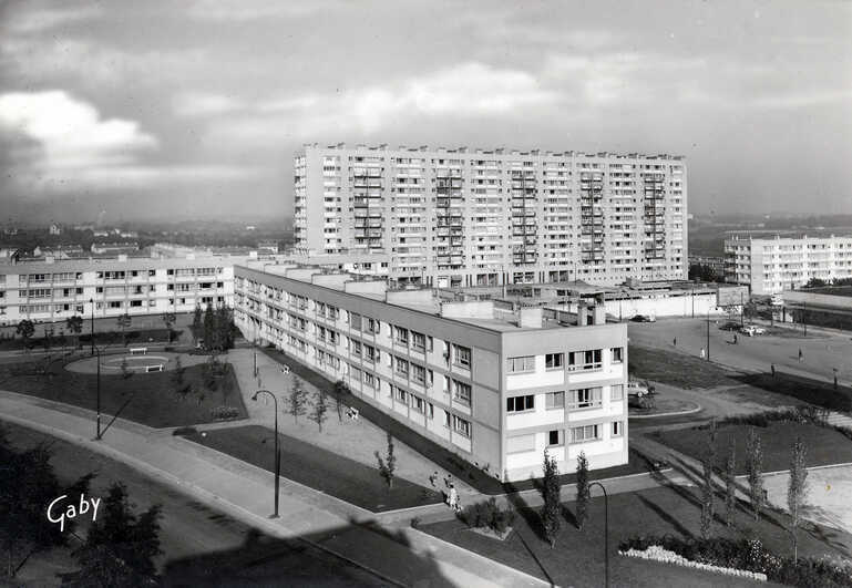 Vue de la cité HLM des Dervallières depuis le boulevard Jean-Ingres