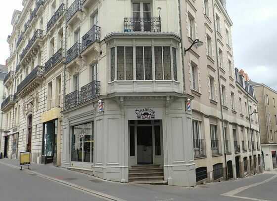 Devanture en applique de la boutique de Monsieur Bonnet