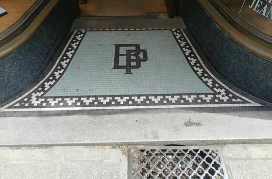 Entrée de l’actuelle boutique Transfert Man