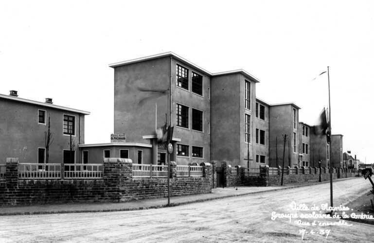 Le groupe scolaire de la Contrie, flambant neuf, rue de la Petite-Reine