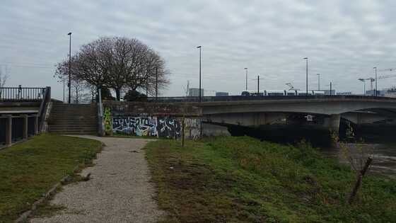 Vestiges du poids au foin construit au débouché de l’ancien pont de la Madeleine