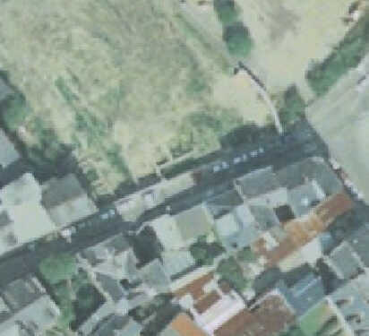 Vue aérienne des ruines de la chapelle en 1993