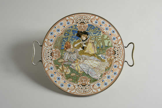 Plateau pour gâteau nantais représentant « Five o’clock sur l’herbe » d’Eugène Martial Simas