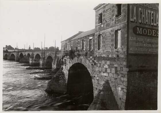 Vue du pont de pierre de Pirmil