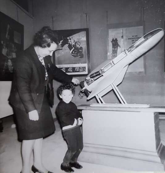 Luce Courville et Jean Verne en 1966 lors de l’exposition consacrée à Jules Verne