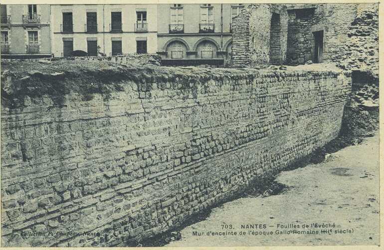 Fouilles de l'Evêché - mur d'enceinte de l'époque gallo-romaine