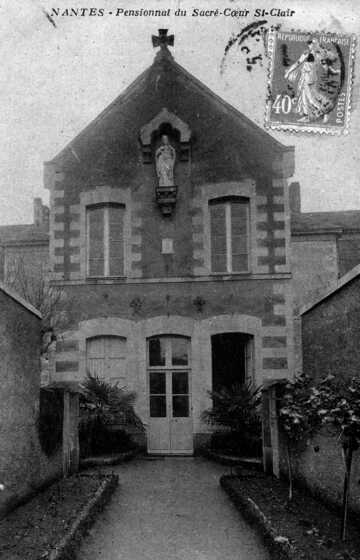 Entrée du pensionnat Sacré-Coeur, rue Giton