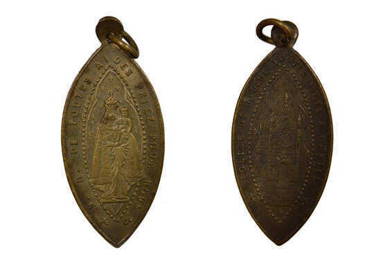 Médaille dédiée à Notre-Dame-de-Toutes-Aides