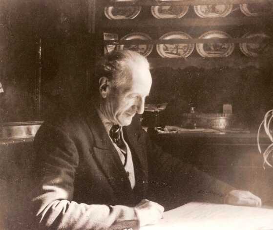 Claude Guillon-Verne dans sa maison à Belle-Ile