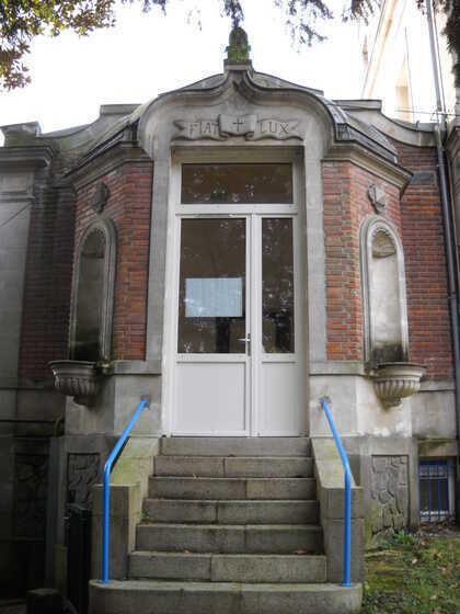 Entrée sur cour de l’école Joseph-Blanchart