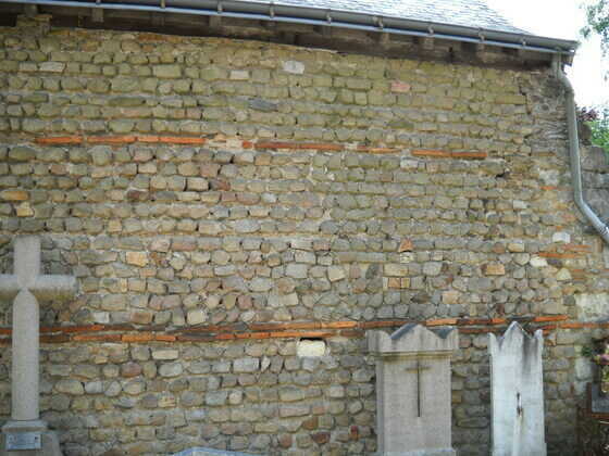 Détail du mur occidental de la chapelle Saint-Étienne