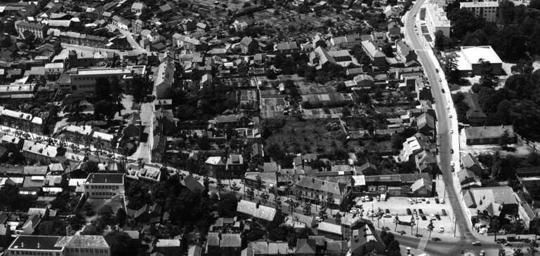 Vue aérienne de l'îlot du futur parking et de l'emplacement du marché de Zola entre la rue des Renardières et le boulevard de l'Égalité