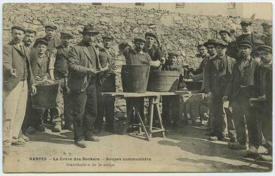 Distribution de la soupe durant la grève des dockers de mars-avril 1907