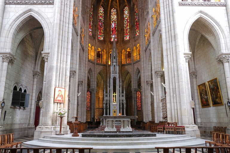 Eglise Saint-Nicolas, le maître-autel
