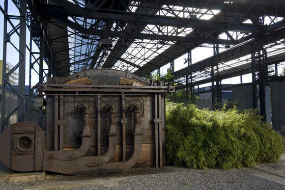 Jardin des fonderies, four de l'ancienne usine de la Nantaise de fonderie