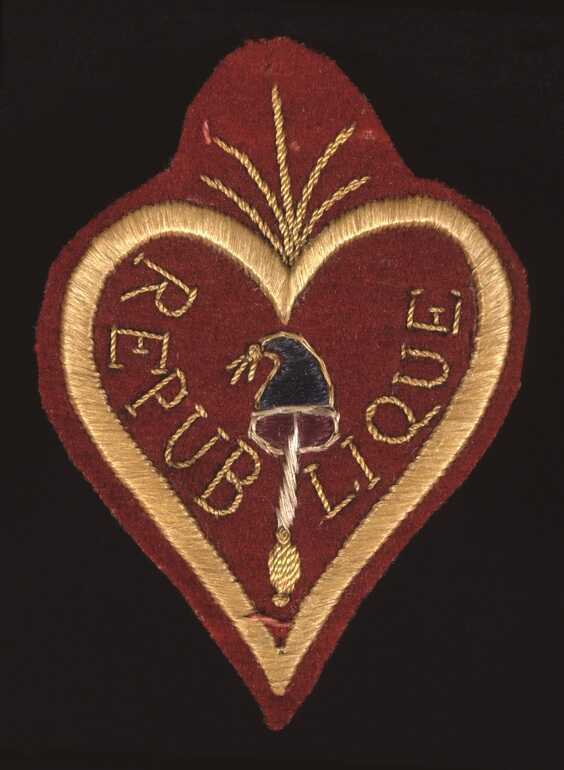 Retroussis d'uniforme, drap brodé de soie