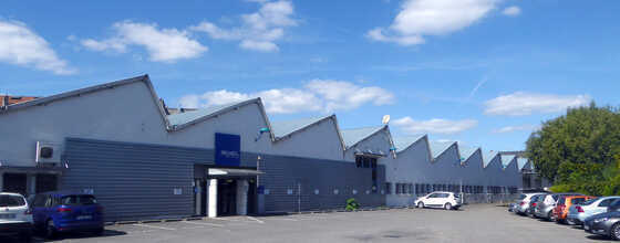 Façades des bâtiments de l'entreprise Rexel