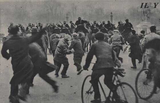 Affrontements entre manifestants et forces de l'ordre sur la place de la Concorde le 6 février 1934