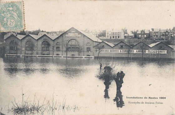 Magasins Amieux vus depuis le sud lors des inondations de 1904