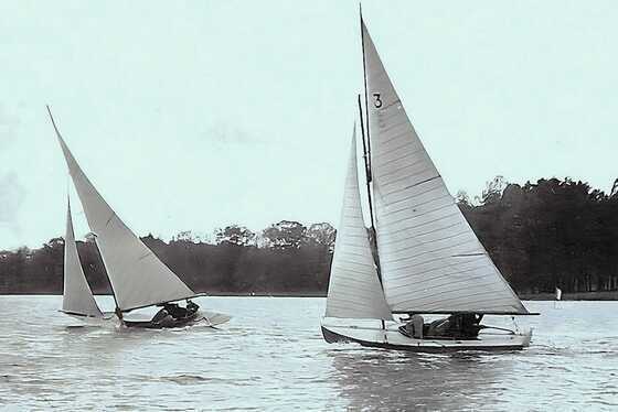 Monotype de la Loire en régate contre Vétille