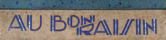 Mosaïque de la devanture du café  <i>Au bon raisin</i> 