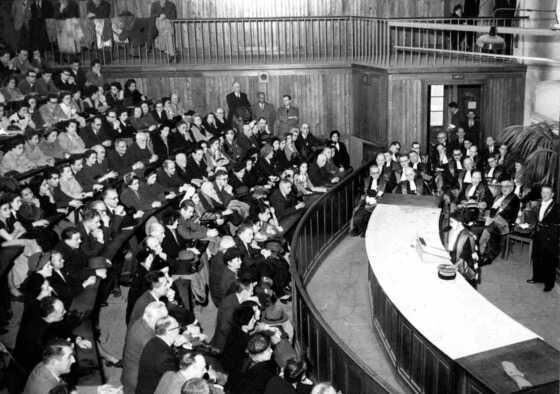 Leçon inaugurale dispensée par Suzanne Lambin en tant que professeur titulaire de Microbiologie à la Faculté de Pharmacie de Paris