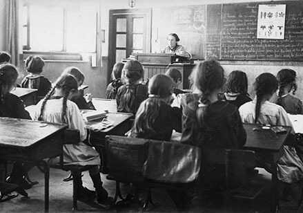 Cours de sciences, école de filles du boulevard des Poilus