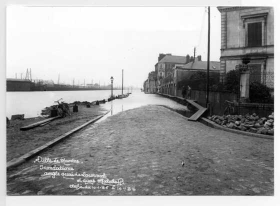 Inondations quai de Lourmel