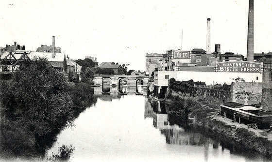 Façades des industries aux abords de la boire de Toussaint