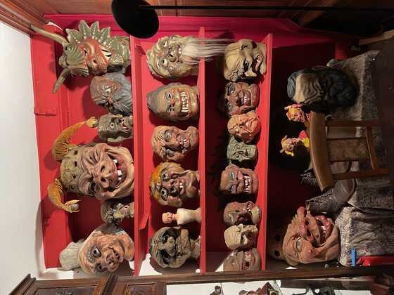Collection de masques caricaturaux fantastiques