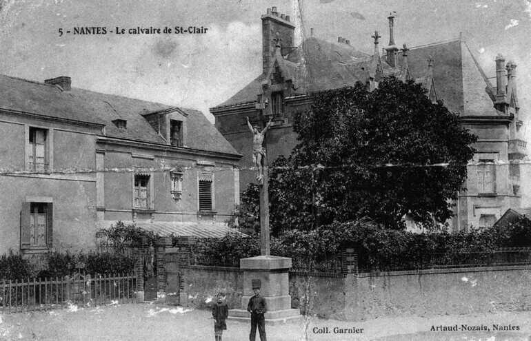 Calvaire et presbytère de la paroisse Saint-Clair, rue Etienne-Dolet