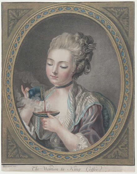 Femme buvant du café